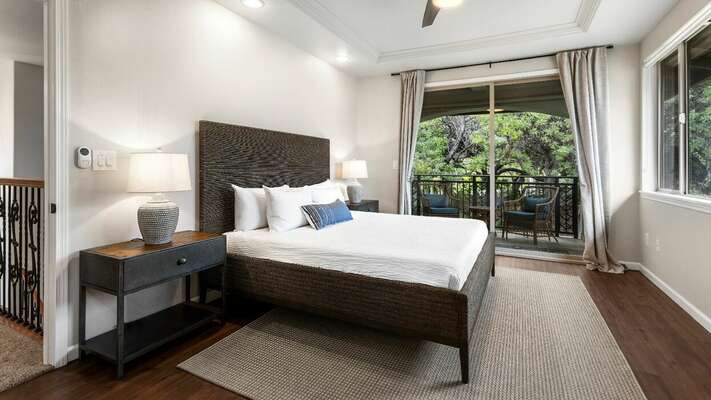 Primary bedroom with a King bed, private lanai