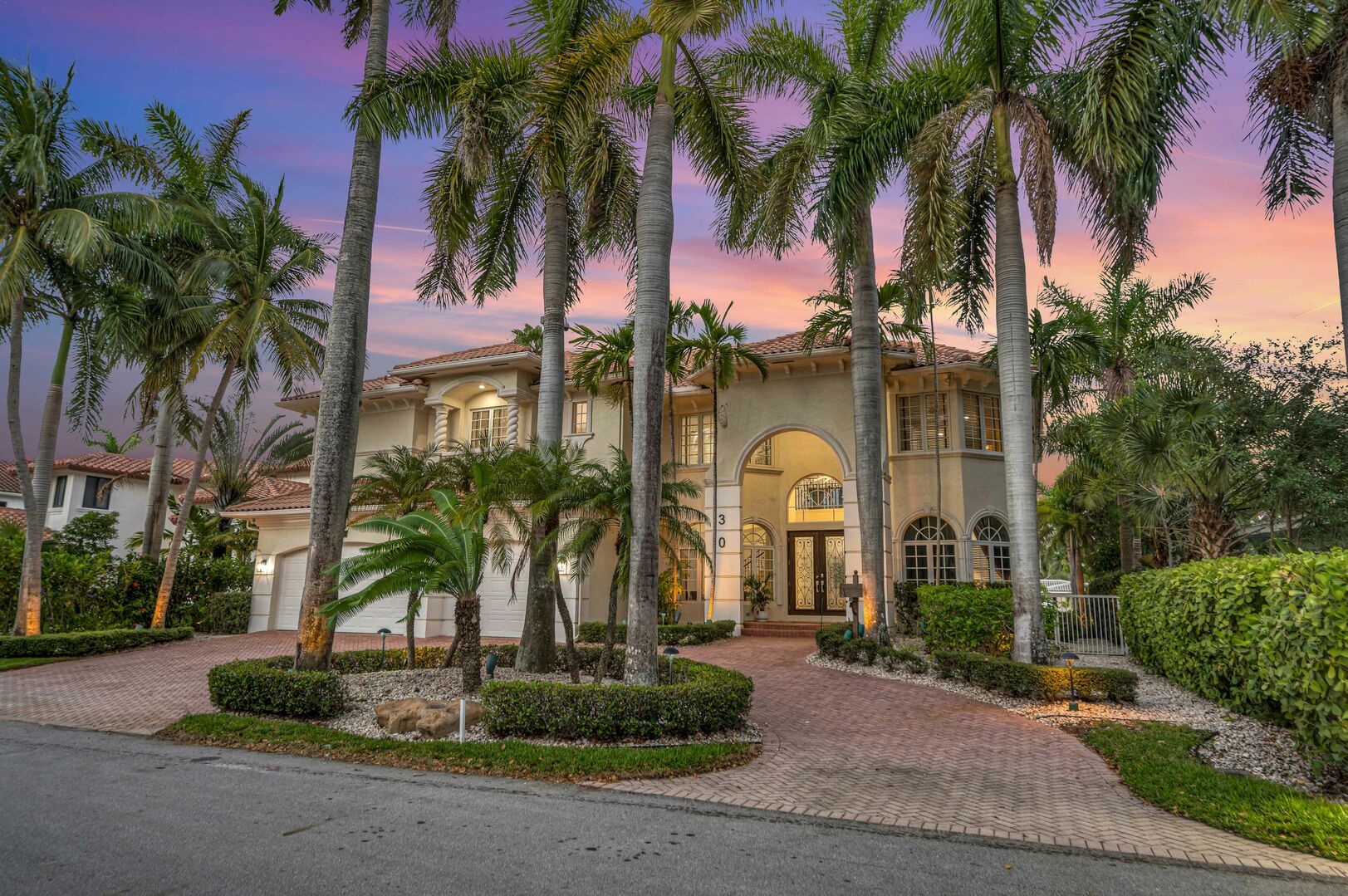Nestled in the middle of Nurmi Isles just off the picturesque Las Olas Blvd.