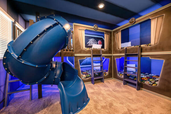 This exciting galaxy-themed bedroom 2x twin/twin bunk beds and an en suite bathroom