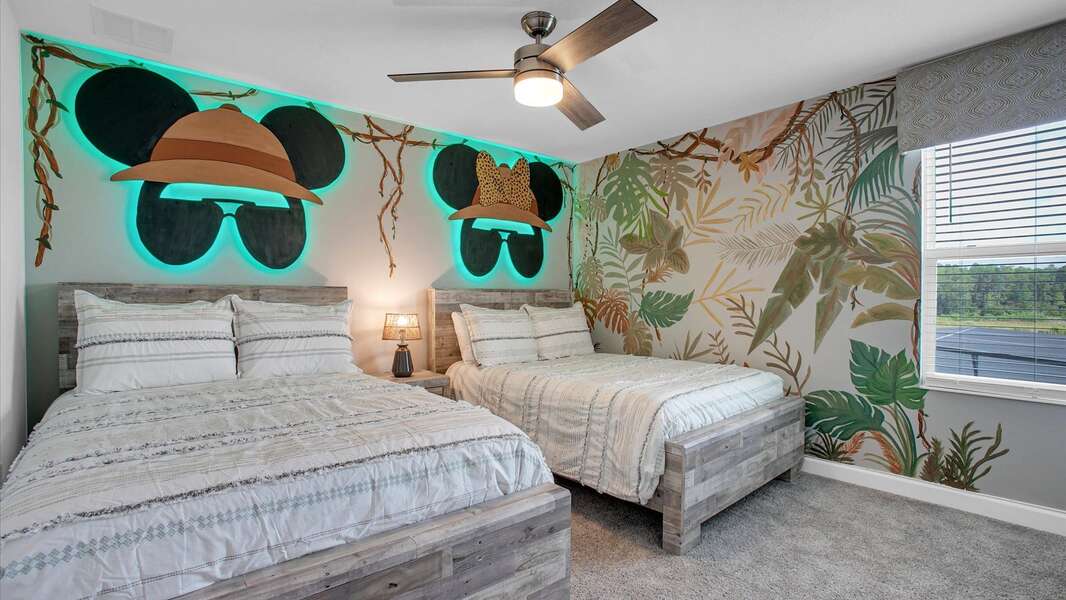Two Doubles Bedroom 6 Upstairs
Mickey Safari Theme
43