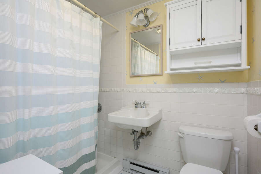 Bathroom #2 ensuite to Bedroom #2 at 6 Brooks Lane Harwich Port Cape Cod - New England Vacation Rentals  #BookNEVRDirectBrooksLaneBeachHouse