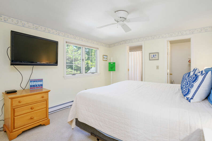 King-size bed in Bedroom #4 at 6 Brooks Lane Harwich Port Cape Cod - New England Vacation Rentals  #BookNEVRDirectBrooksLaneBeachHouse