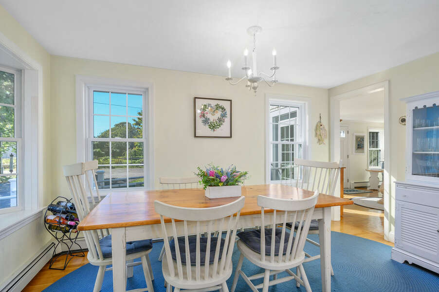 Table seats six at 6 Brooks Lane Harwich Port Cape Cod - New England Vacation Rentals  #BookNEVRDirectBrooksLaneBeachHouse