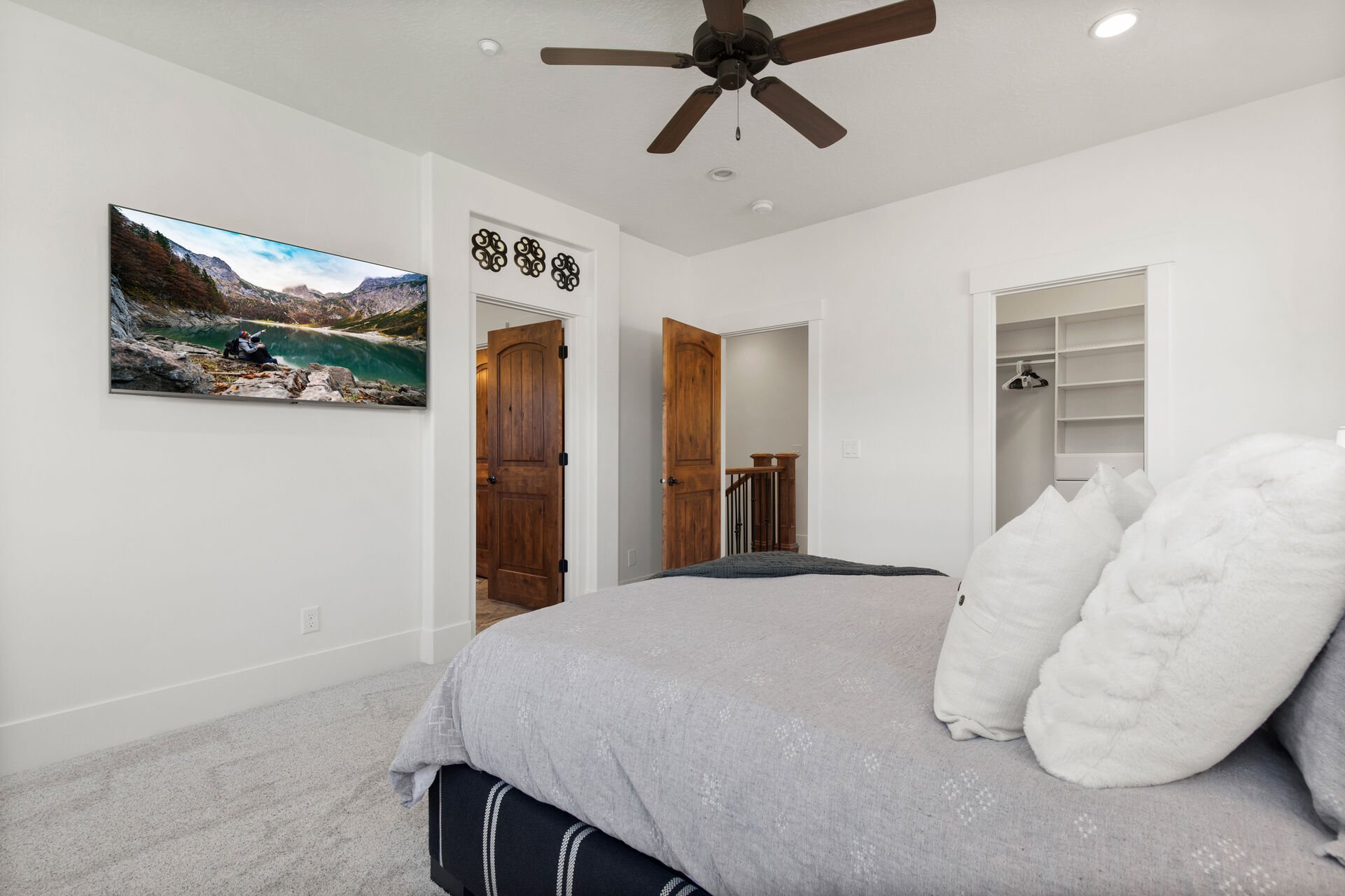 Master Bedroom with queen bed, Smart TV, and en suite bathroom