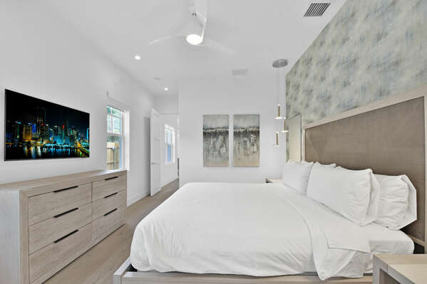 Bedroom 2
King size bed with En-suite