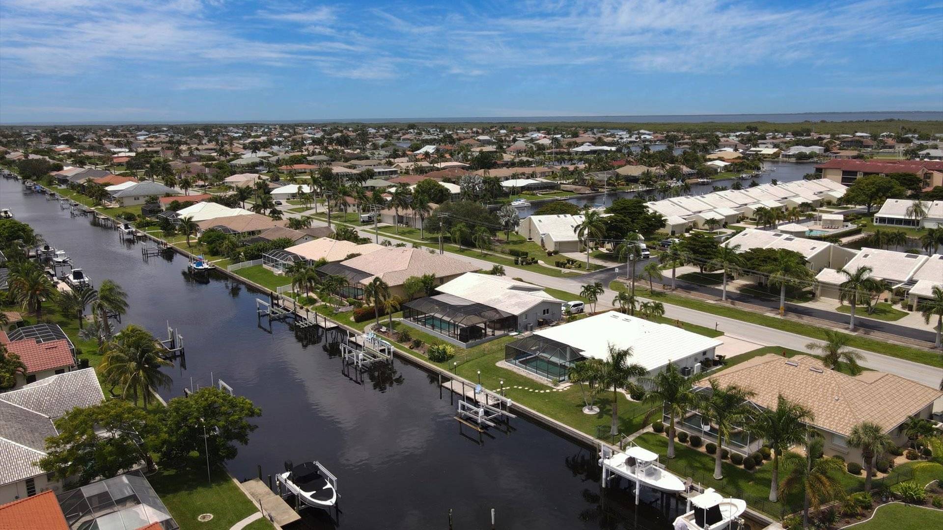 Canal home with quick access to Charlotte Harbor via boat