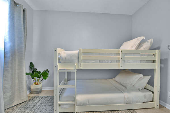 Bedroom 4 
Bunk bed with twin beds
En suite