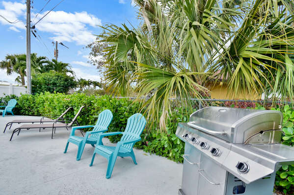 Heated pool and shaded outdoor seating, sun loungers and Patio area make this garden easy to enjoy