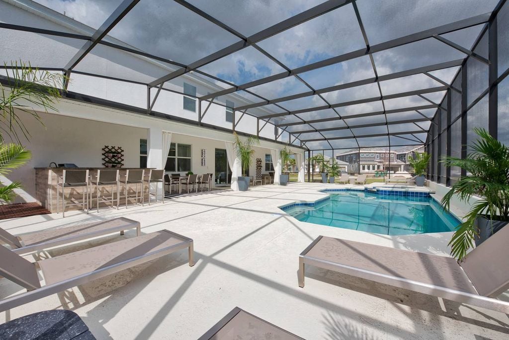 Enjoy the Florida Sunshine with our outdoor space ready for all the family! Great place to have lunch in the Grill too, while the kids enjoy the pool!