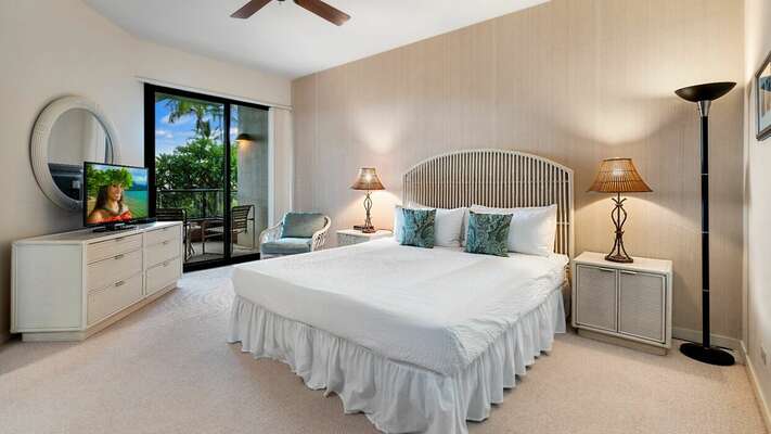 Primary bedroom with King bed, TV and private lanai