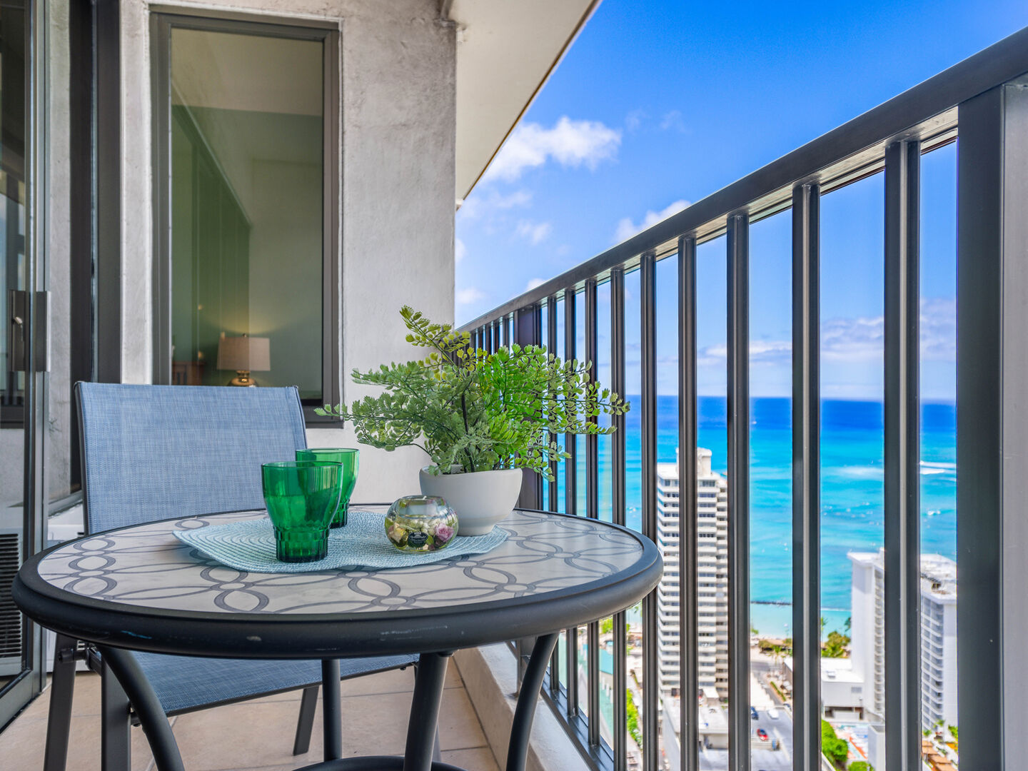 Enjoy your coffee in the morning on the lanai and enjoy the Ocean views