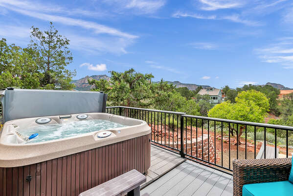 Private Hot Tub with VIEWS!