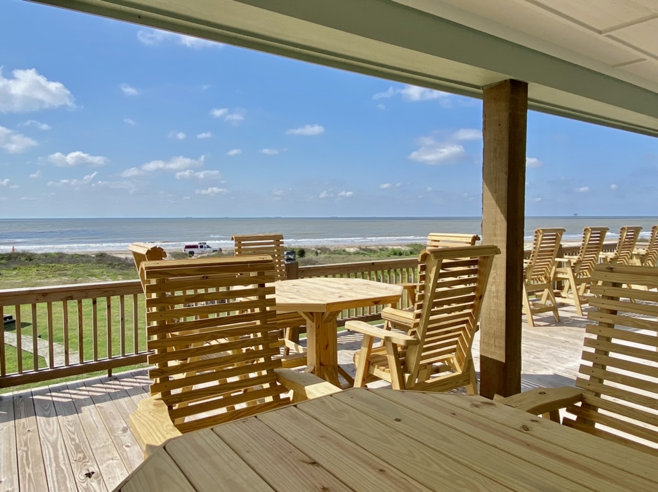 FIRE & IKE ,Ocean front! 4 BR and 3.5 BTH, Gourmet kitchen Awesome Deck
