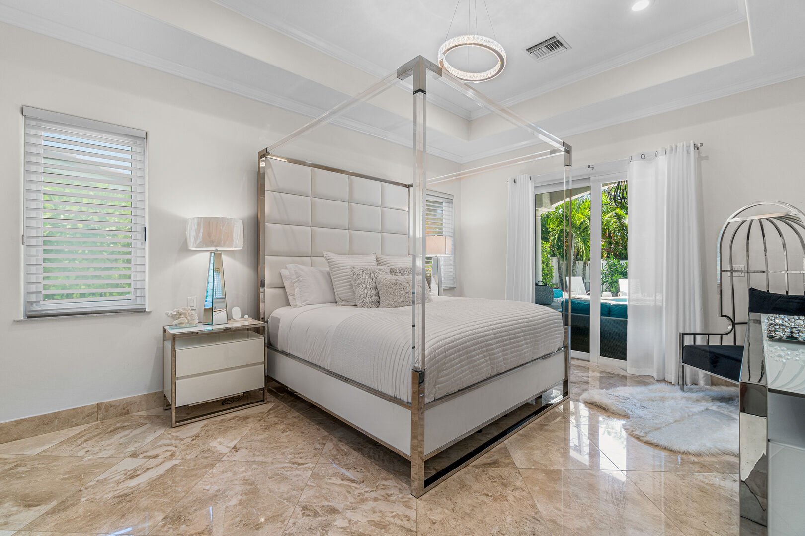 Master King bed with ensuite bath