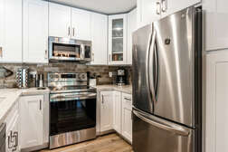 Fully Equipped & Remodeled Gourmet Kitchen