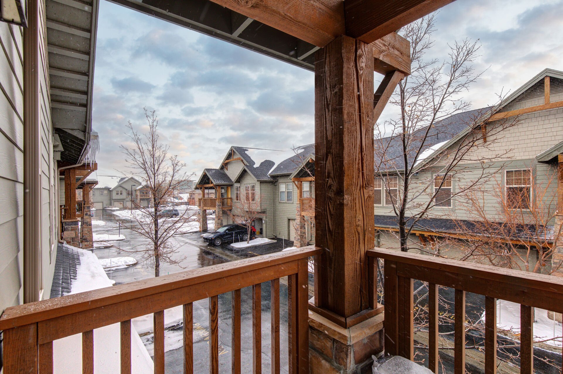 Balcony - Views of Neighborhood