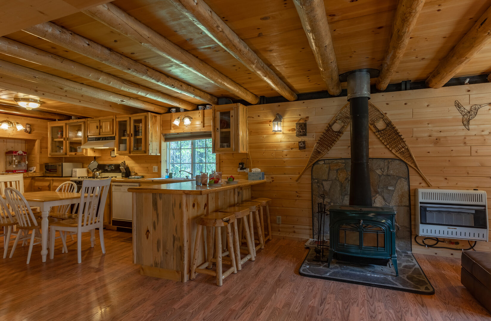 Hooter Hollow ~ Wood burning stove not available for guest use
