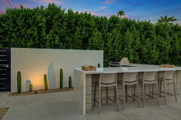PLENTY OF OUTDOOR DINING AND LOUNGING SPACES