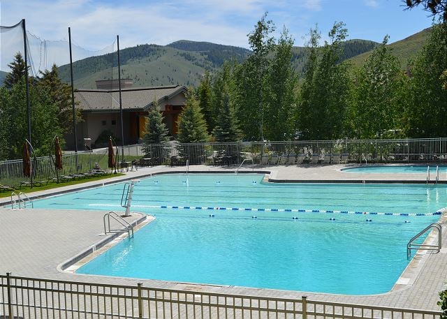 The Elkhorn Village Swimming Pool