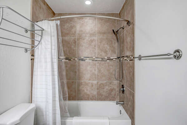 Full Shared Bathroom Two with Tub/Shower Combo