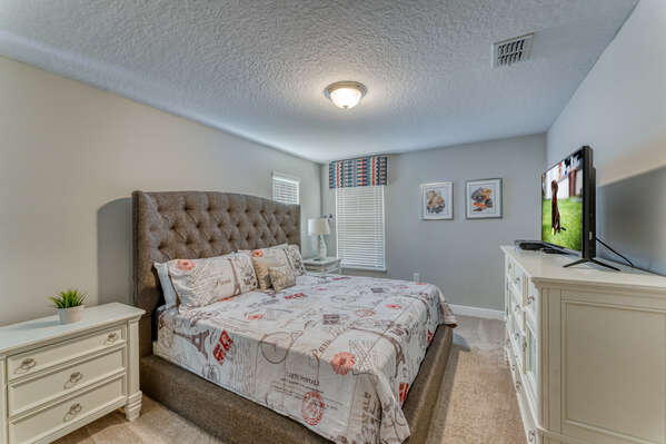 Master Suite 2 Upstairs with king bed and TV