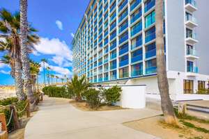 Front entrance to Capri by the Sea - Pacific Beach's oceanfront high rise!