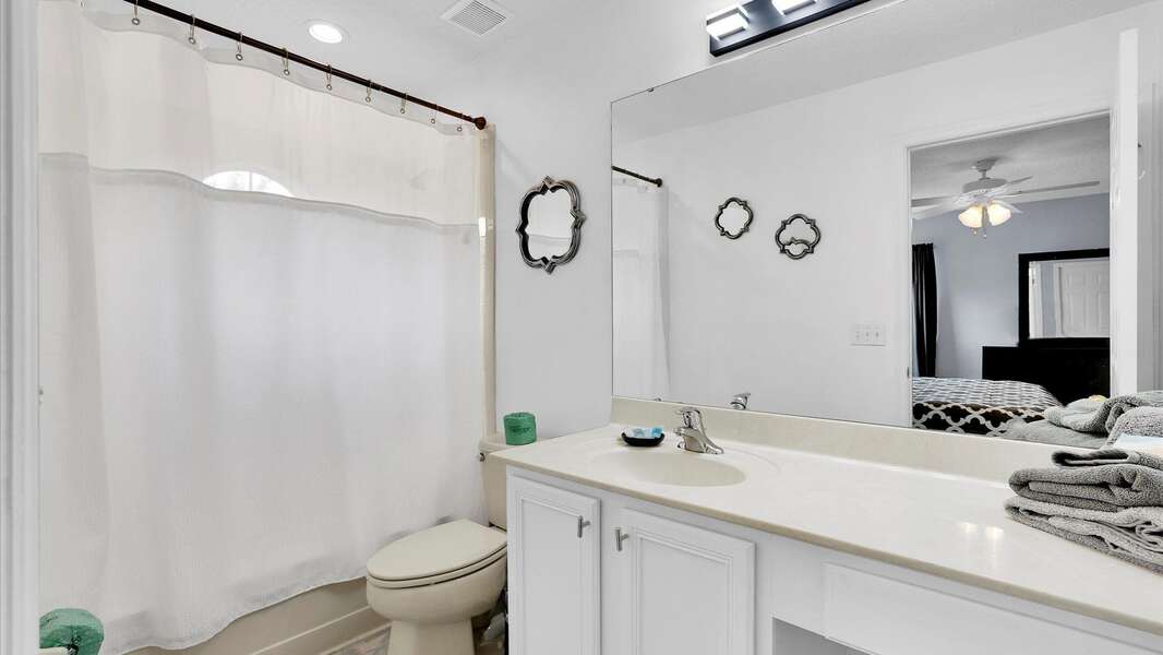 King Suite Bathroom 2 Upstairs
Tub/Shower Combo