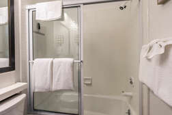 Master Bathroom #2 -- En-suite Full Bathroom - Shower and Tub-