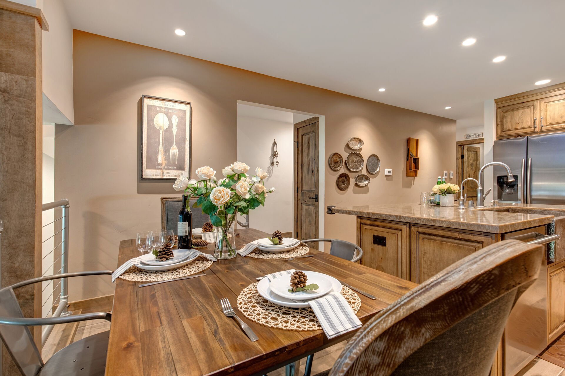 Dining Area with seating for four