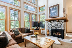 Living Room, Gas Fireplace, Flatscreen TV