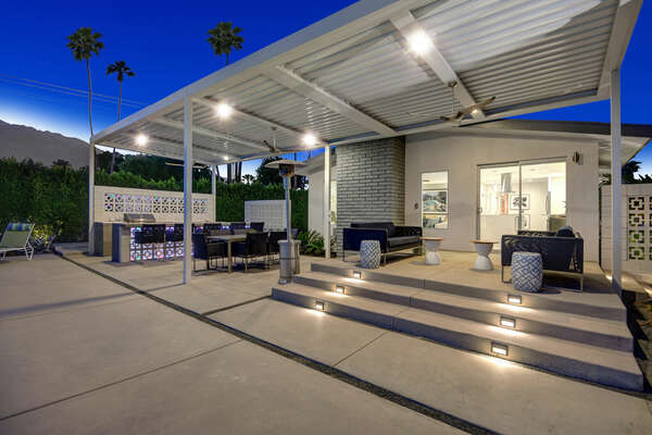 OUTDOOR KITCHEN, BBQ, LOUNGE AND DINING WITH THE BEST VIEWS IN PALM SPRINGS!