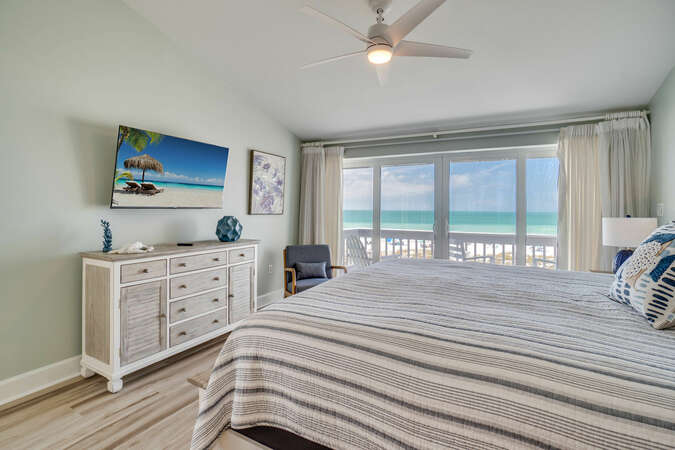 Master Bedroom With Ocean Views - King Bed