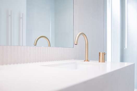 2nd ensuite bathroom: Walk-in shower