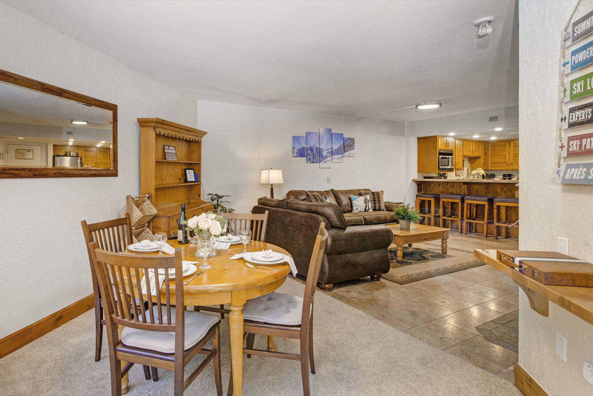 Dining Area with seating for four