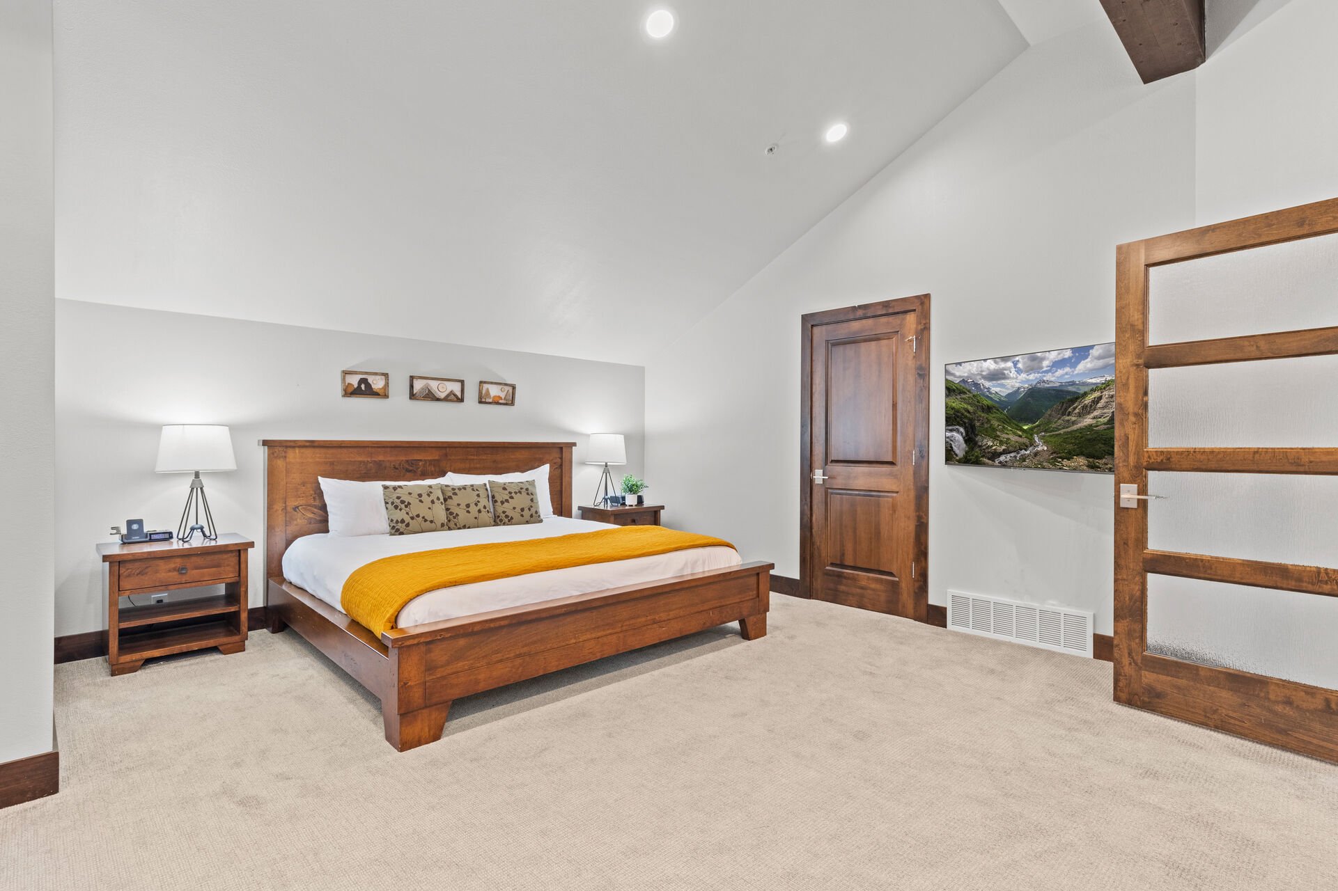 Master Suite with king bed, 55