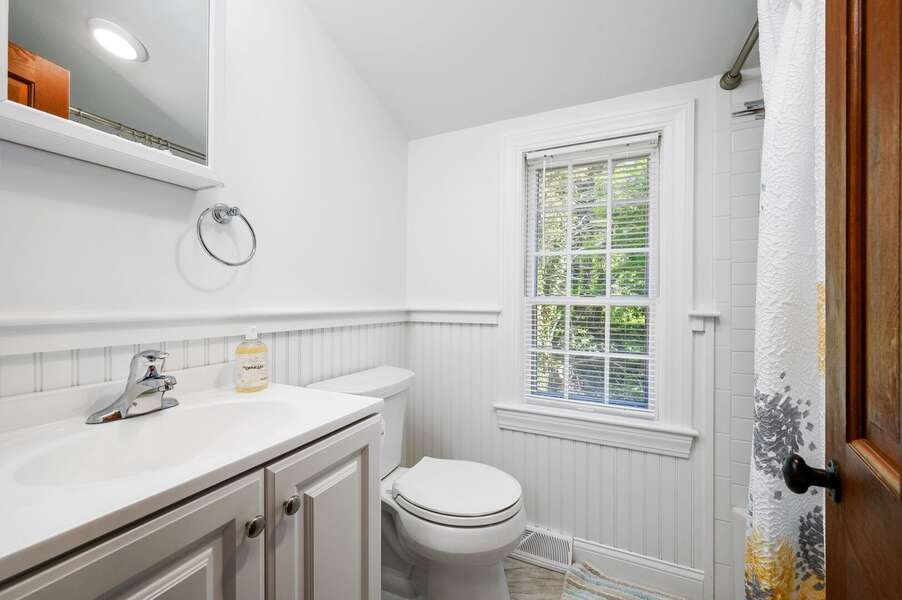 Bathroom #3 is a full bathroom with tub that is shared by Bedrooms 3 and 4 - 5 Quivet Drive East Dennis - La Linda - NEVR