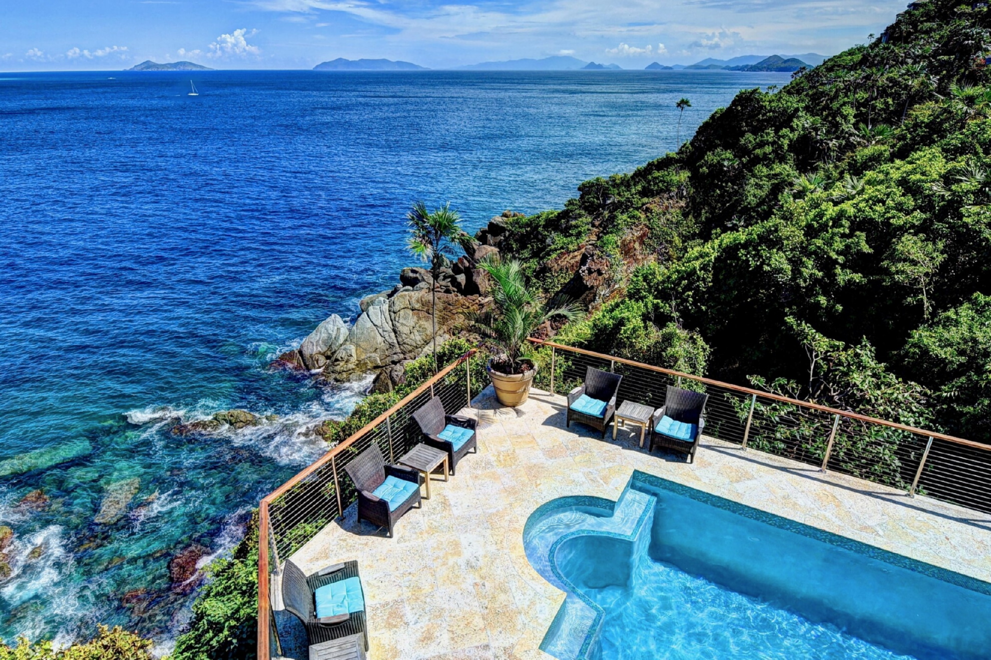Luxury 5 Bedroom Ensuite Ocean Front Villa with Pool with Stunning Views at Villa Sorriso