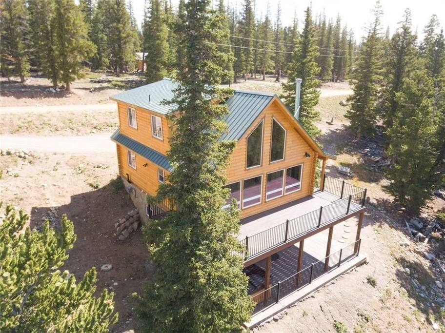 Beautifully remodeled Pan Abode cabin in the heart of the Colorado Rockies