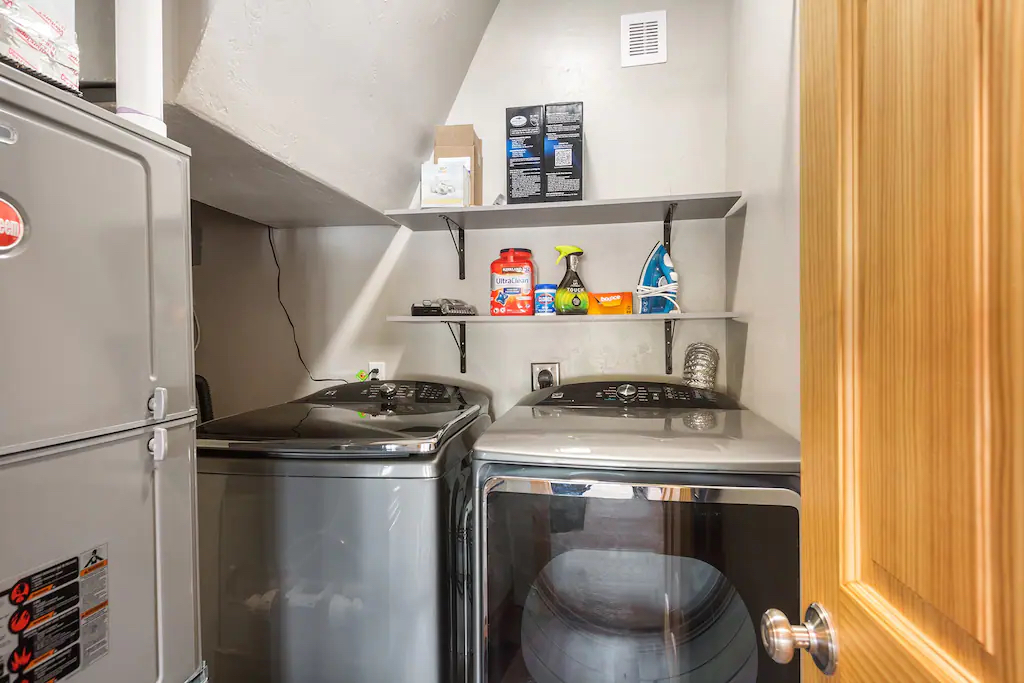 Full washer/dryer and detergent for guests use