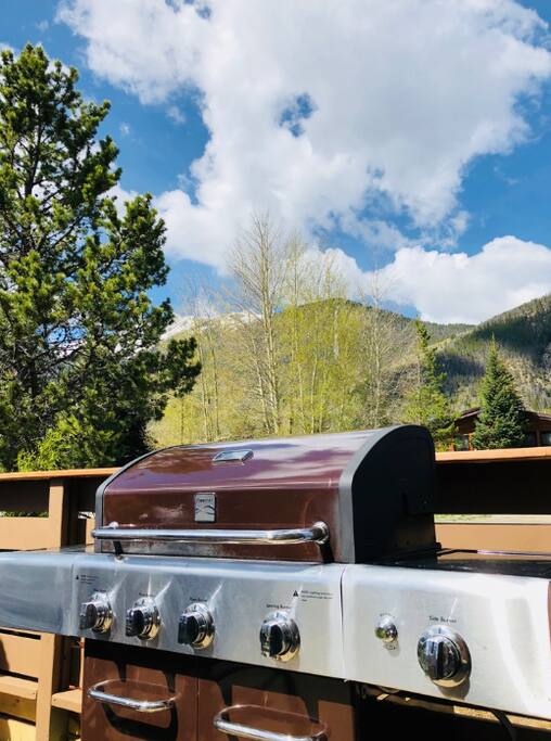Grill up a feast while enjoying the splendour of the Colorado Rockies!