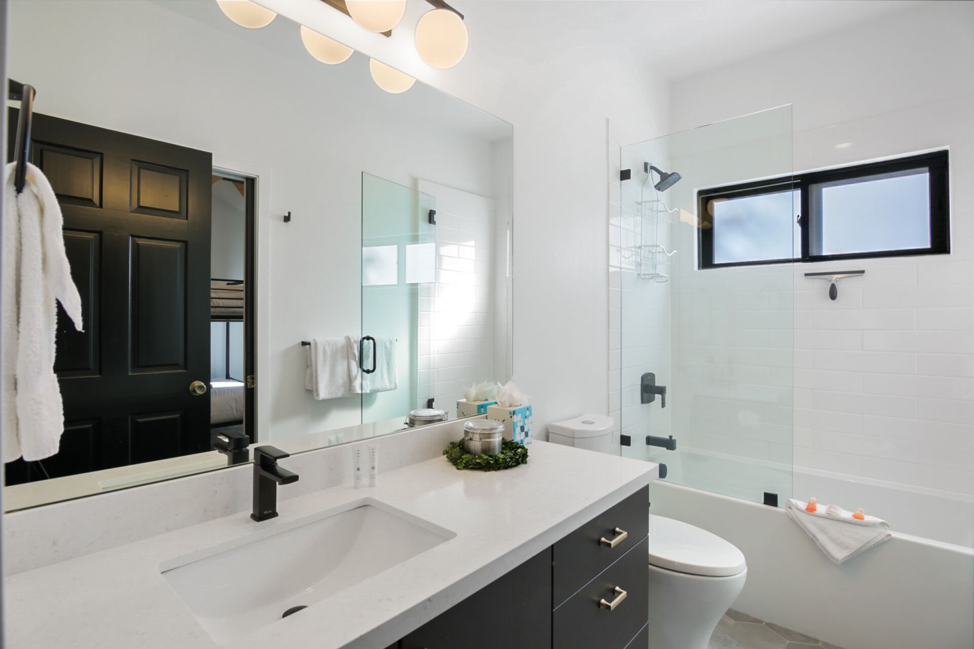 Guest bathroom can be ensuite or closed for living room use only.
