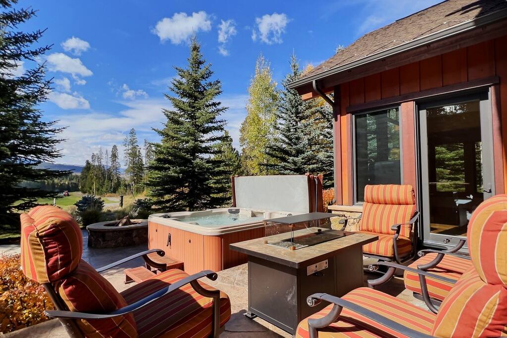 Premium patio furnishings on the upper tier of the back patio.  Relax by the gas fire pit with friends and enjoy the fresh mountain air.
