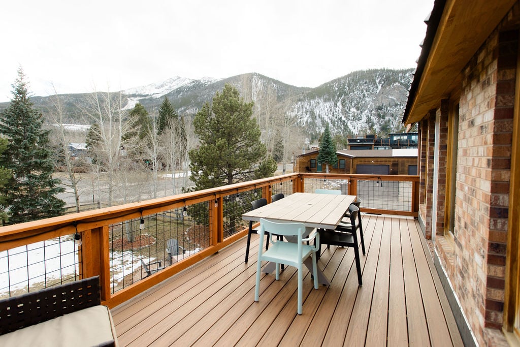 Mountain views from every angle on the deck!