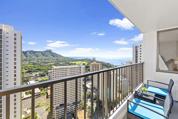 Stunning ocean view and the iconic Diamond head from your balcony