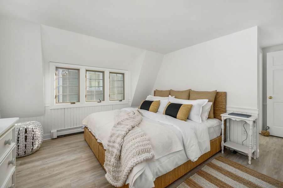 Primary bedroom with luxurious King sized bed and smart TV  - 5 Zylpha Road Harwich Port Cape Cod - The Sandbox - NEVR