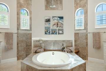 Luxury bathroom in Cape Coral vacation rental