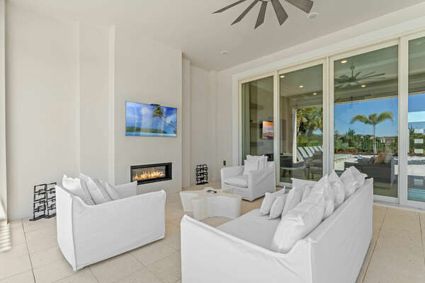 Outdoor Lounge Area - Fireplace and TV