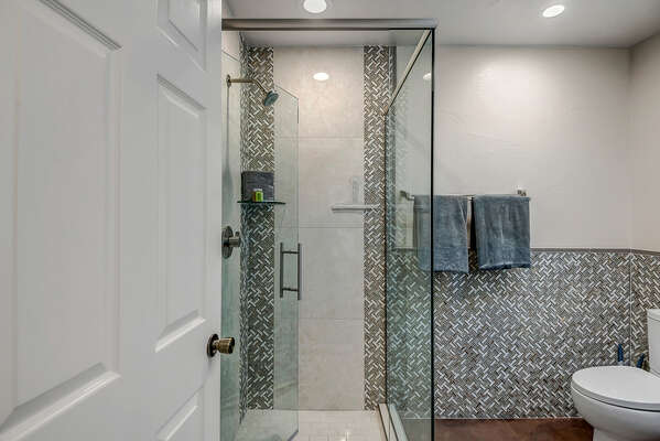 En Suite Bathroom Two with Shower