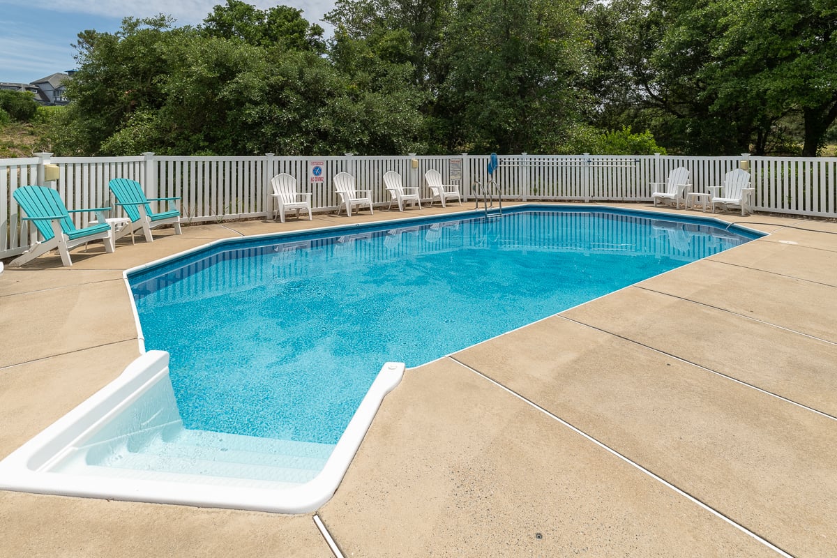 Private Pool: open May 1 - Oct. 30