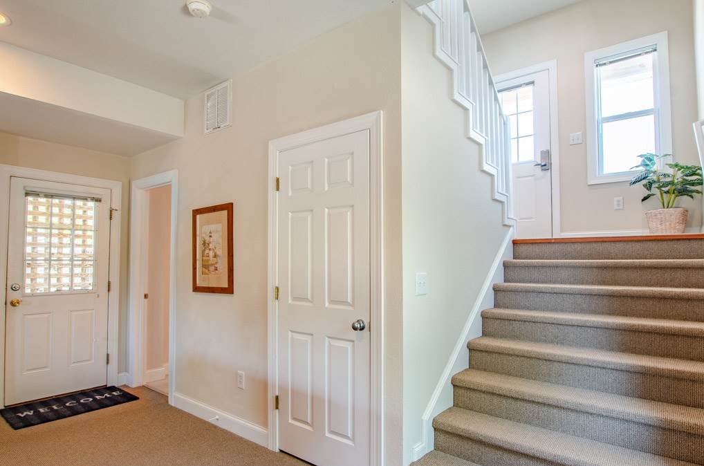 Entry Way - Stairs
